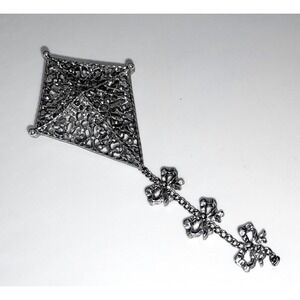 Vintage Silver Filigree Kite String Brooch w/ Dangle Tail Textured Openwork Pin‎